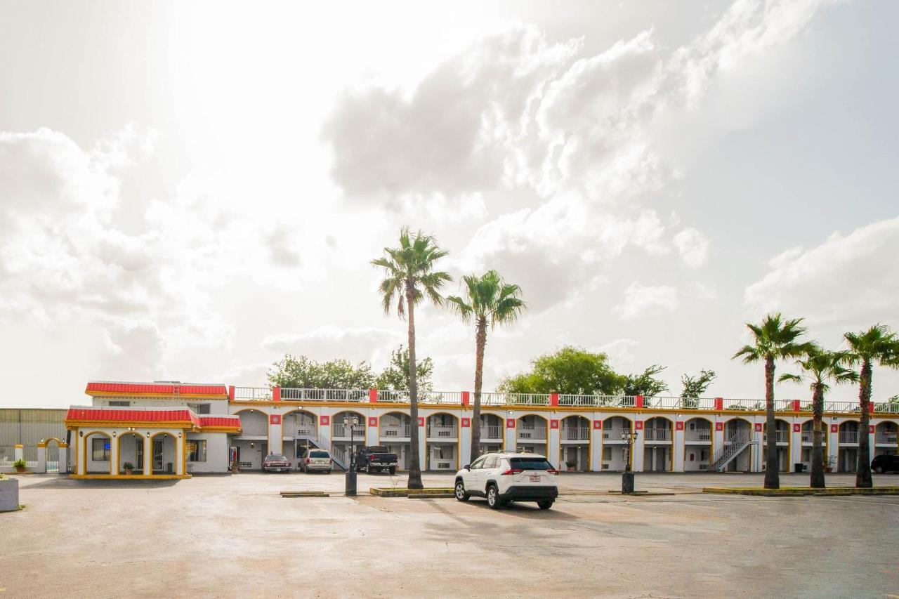 Hotel O Houston East Channelview I-10 Экстерьер фото